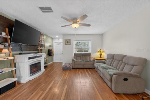 House in Saint Petersburg, Florida 3 bedrooms, 109.62 sq.m. № 2198415 - photo 5