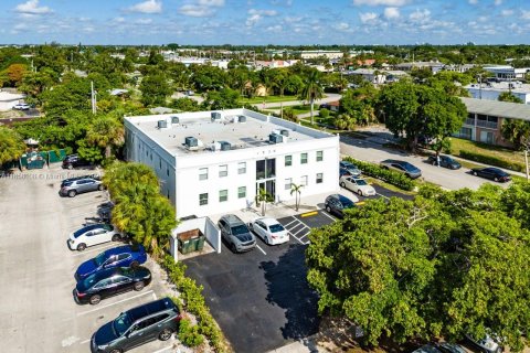 Propiedad comercial en venta en West Palm Beach, Florida, 949.83 m2 № 1882076 - foto 29