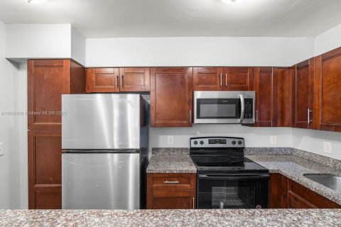 Propiedad comercial en venta en West Palm Beach, Florida, 949.83 m2 № 1882076 - foto 13