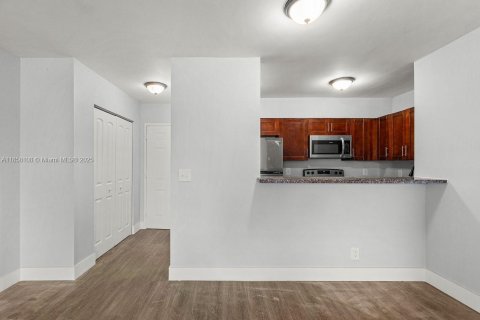 Propiedad comercial en venta en West Palm Beach, Florida, 949.83 m2 № 1882076 - foto 11