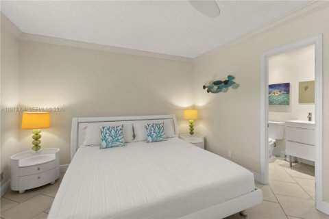 Купить кондоминиум в Лодердейл-Лейкс, Флорида 2 спальни, 87.7м2, № 2033937 - фото 13