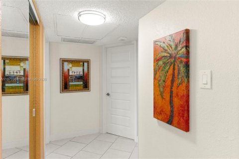 Купить кондоминиум в Лодердейл-Лейкс, Флорида 2 спальни, 87.7м2, № 2033937 - фото 17