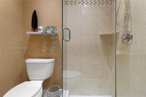 Купить кондоминиум в Лодердейл-Лейкс, Флорида 2 спальни, 87.7м2, № 2033937 - фото 26