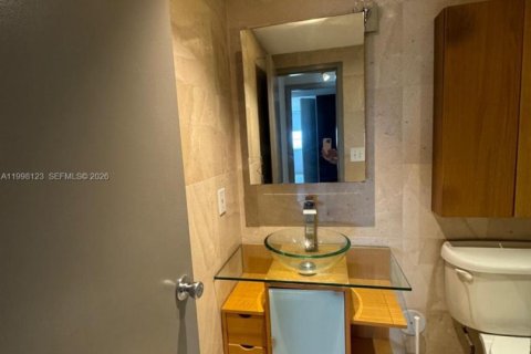 Condominio en alquiler en Miami Beach, Florida, 2 dormitorios, 123.19 m2 № 2060474 - foto 18