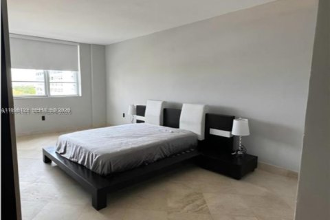 Condominio en alquiler en Miami Beach, Florida, 2 dormitorios, 123.19 m2 № 2060474 - foto 24