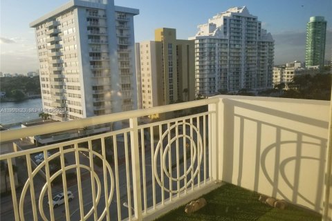 Condominio en alquiler en Miami Beach, Florida, 2 dormitorios, 123.19 m2 № 2060474 - foto 7