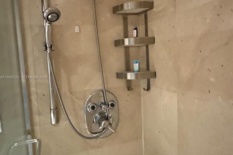 Condominio en alquiler en Miami Beach, Florida, 2 dormitorios, 123.19 m2 № 2060474 - foto 17
