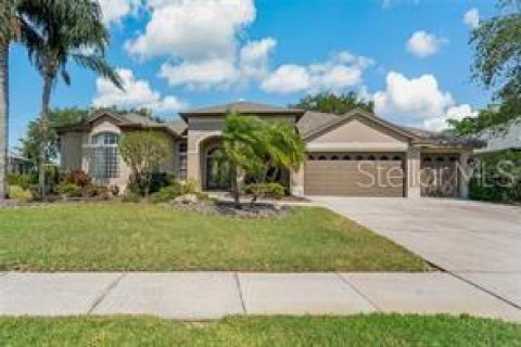 Casa en venta en Palm Harbor, Florida, 5 dormitorios, 283.72 m2 № 1899072 - foto 1