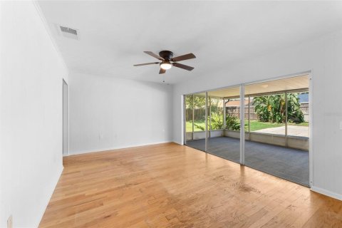 House in Brandon, Florida 4 bedrooms, 159.51 sq.m. № 1856163 - photo 17