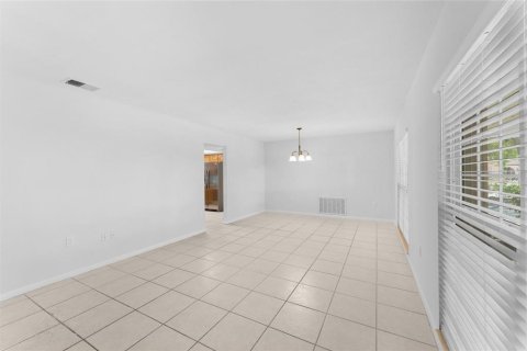 House in Brandon, Florida 4 bedrooms, 159.51 sq.m. № 1856163 - photo 6