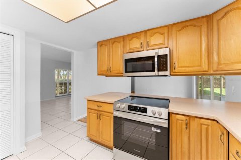 House in Brandon, Florida 4 bedrooms, 159.51 sq.m. № 1856163 - photo 14