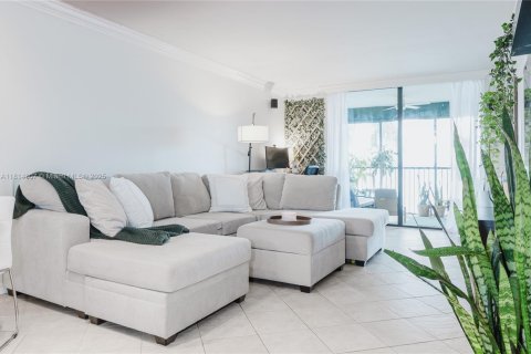 Condo in Oakland Park, Florida, 2 bedrooms  № 1770239 - photo 8