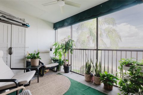 Condo in Oakland Park, Florida, 2 bedrooms  № 1770239 - photo 20