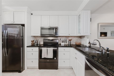 Condo in Oakland Park, Florida, 2 bedrooms  № 1770239 - photo 3