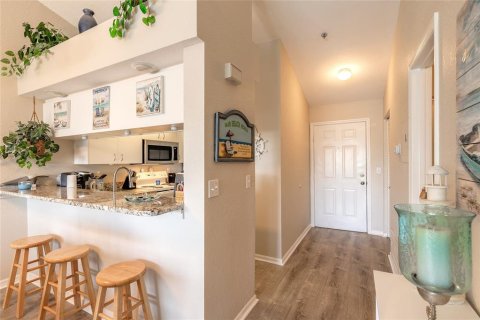 Condo in New Smyrna Beach, Florida, 1 bedroom № 2166469 - photo 3