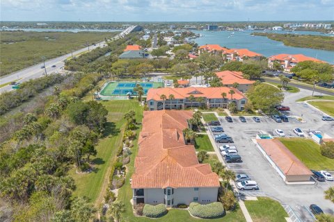 Condo in New Smyrna Beach, Florida, 1 bedroom № 2166469 - photo 26