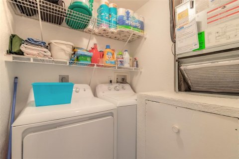 Condo in New Smyrna Beach, Florida, 1 bedroom № 2166469 - photo 21