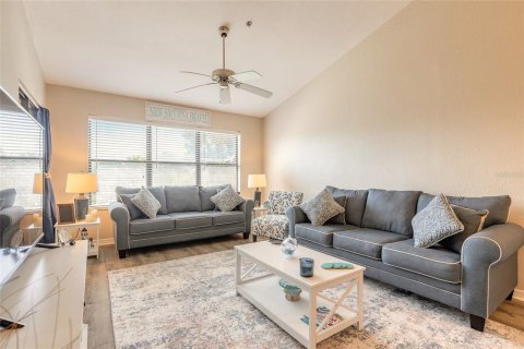 Condo in New Smyrna Beach, Florida, 1 bedroom № 2166469 - photo 6