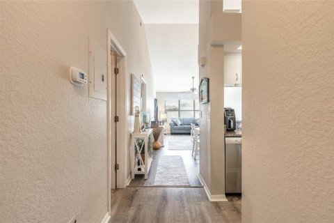 Condo in New Smyrna Beach, Florida, 1 bedroom № 2166469 - photo 2