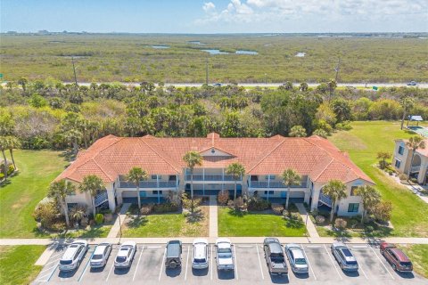Condo in New Smyrna Beach, Florida, 1 bedroom № 2166469 - photo 22