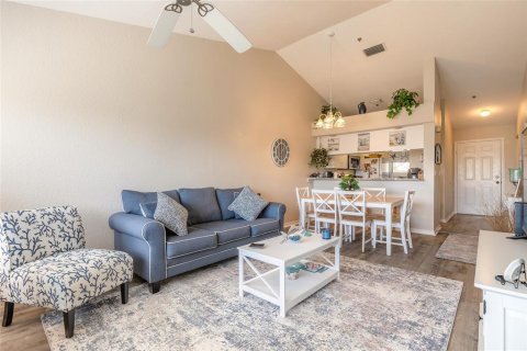 Condo in New Smyrna Beach, Florida, 1 bedroom № 2166469 - photo 8