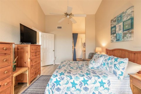 Condo in New Smyrna Beach, Florida, 1 bedroom № 2166469 - photo 14