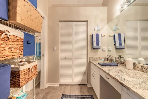 Condo in New Smyrna Beach, Florida, 1 bedroom № 2166469 - photo 15