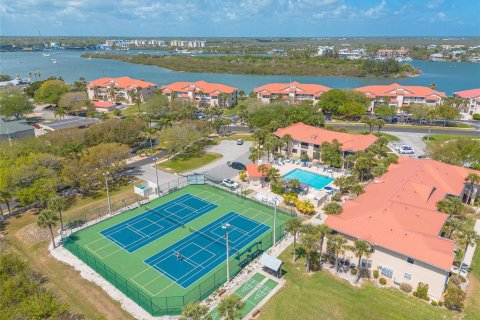 Condo in New Smyrna Beach, Florida, 1 bedroom № 2166469 - photo 24