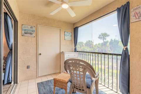 Condo in New Smyrna Beach, Florida, 1 bedroom № 2166469 - photo 19