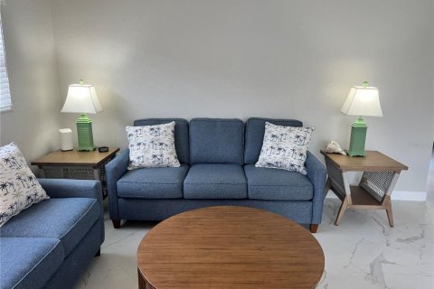 Villa ou maison à louer à Sarasota, Floride: 2 chambres, 87.42 m2 № 2125768 - photo 7
