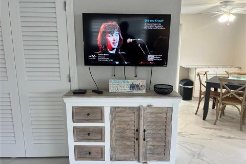Villa ou maison à louer à Sarasota, Floride: 2 chambres, 87.42 m2 № 2125768 - photo 8