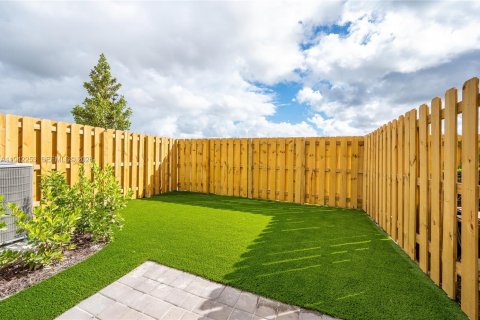 Touwnhouse à louer à Homestead, Floride: 3 chambres № 1999799 - photo 13