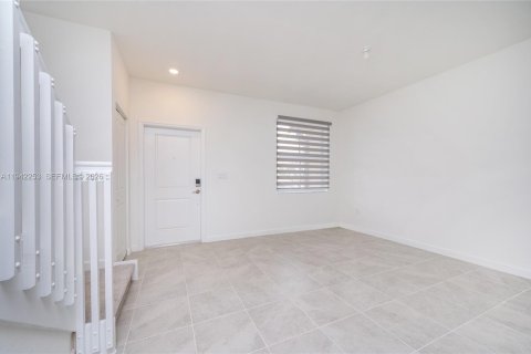 Touwnhouse à louer à Homestead, Floride: 3 chambres № 1999799 - photo 4