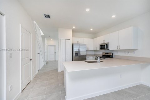 Touwnhouse à louer à Homestead, Floride: 3 chambres № 1999799 - photo 6