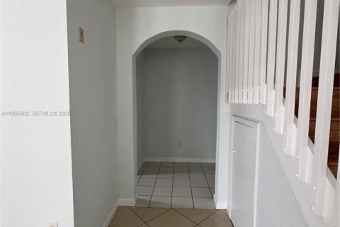 House in Miramar, Florida 3 bedrooms, 134.24 sq.m. № 2047021 - photo 13