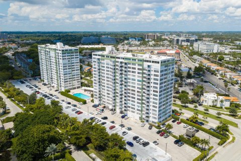 Condominio en venta en North Miami, Florida, 2 dormitorios, 121.14 m2 № 2338477 - foto 22