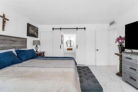 Condominio en venta en North Miami, Florida, 2 dormitorios, 121.14 m2 № 2338477 - foto 12