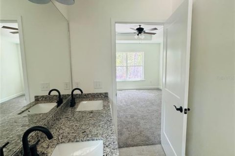 Casa en venta en Bronson, Florida, 3 dormitorios, 130.25 m2 № 2214160 - foto 12