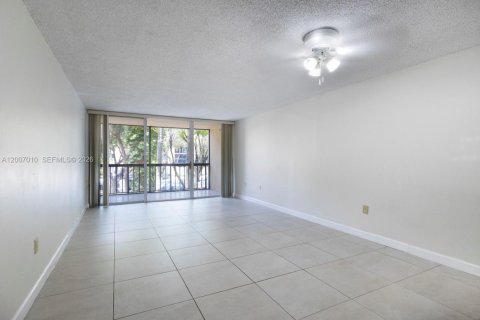 Condo in Miami, Florida, 1 bedroom  № 2170781 - photo 8