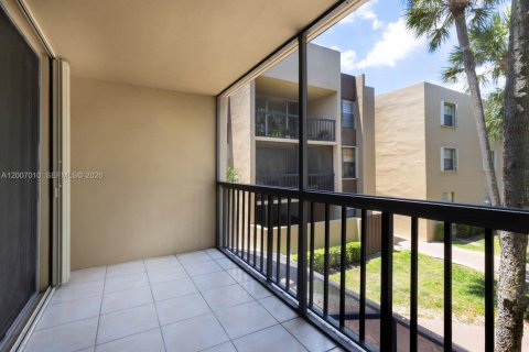 Condo in Miami, Florida, 1 bedroom  № 2170781 - photo 13