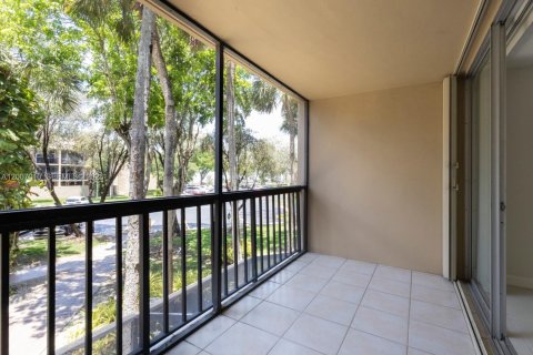 Condo in Miami, Florida, 1 bedroom  № 2170781 - photo 15