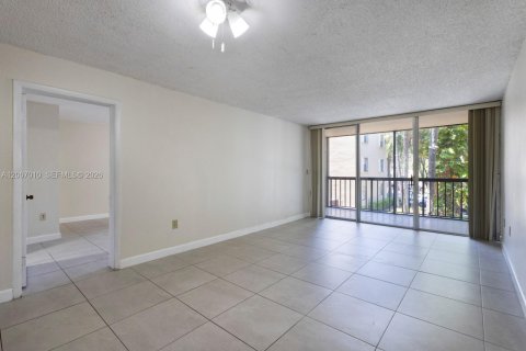 Condo in Miami, Florida, 1 bedroom  № 2170781 - photo 7