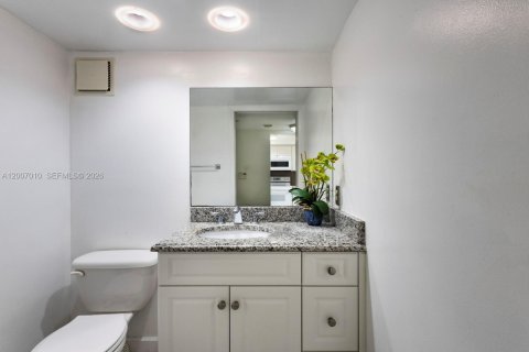 Condo in Miami, Florida, 1 bedroom  № 2170781 - photo 4