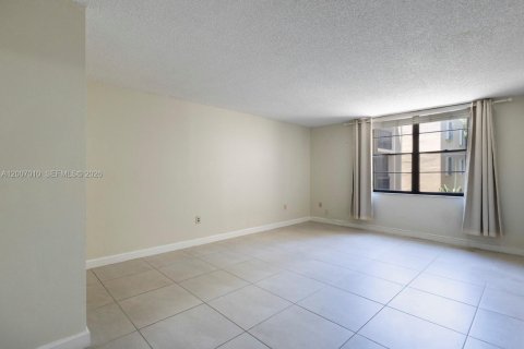 Condo in Miami, Florida, 1 bedroom  № 2170781 - photo 10