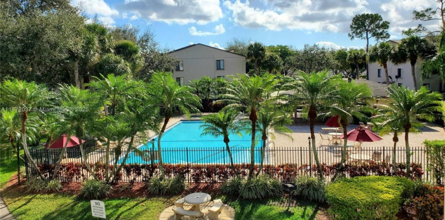 Condominio en Greenacres, Florida, 1 dormitorio  № 2014296