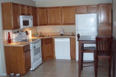 Condominio en alquiler en Greenacres, Florida, 1 dormitorio, 70.98 m2 № 2014296 - foto 9