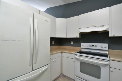 Купить коммерческую недвижимость в Лихай-Эйкерс, Флорида 184.69м2, № 2058108 - фото 11