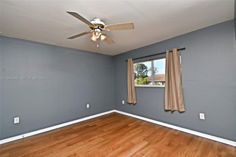 Купить коммерческую недвижимость в Лихай-Эйкерс, Флорида 184.69м2, № 2058108 - фото 23