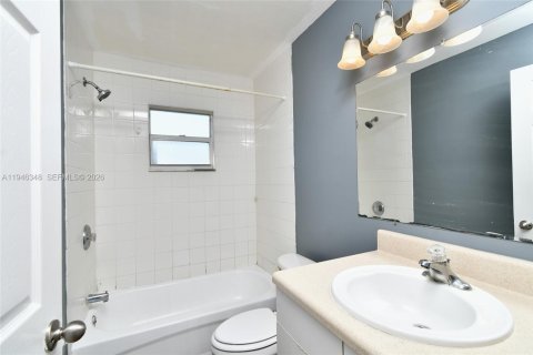 Купить коммерческую недвижимость в Лихай-Эйкерс, Флорида 184.69м2, № 2058108 - фото 29