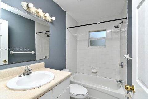 Купить коммерческую недвижимость в Лихай-Эйкерс, Флорида 184.69м2, № 2058108 - фото 14